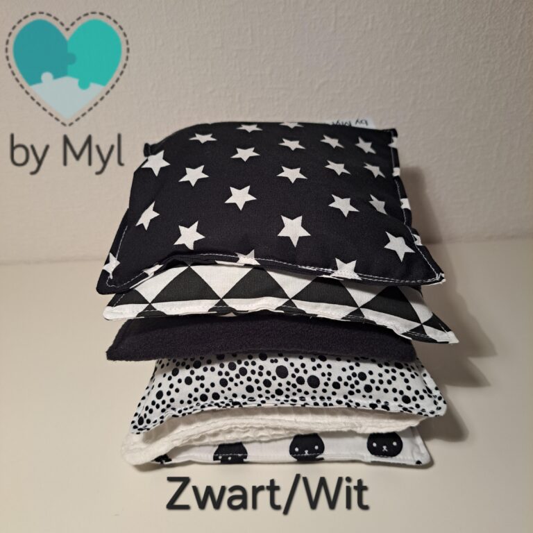 pittenzakjes set zwart/wit. 6 stuks €15,-